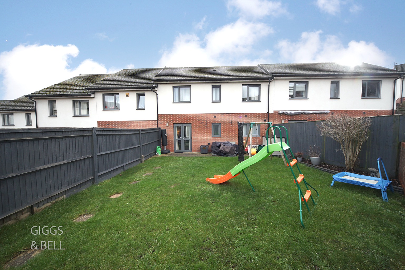 2 bed terraced house for sale in Someries Hill, Luton  - Property Image 17