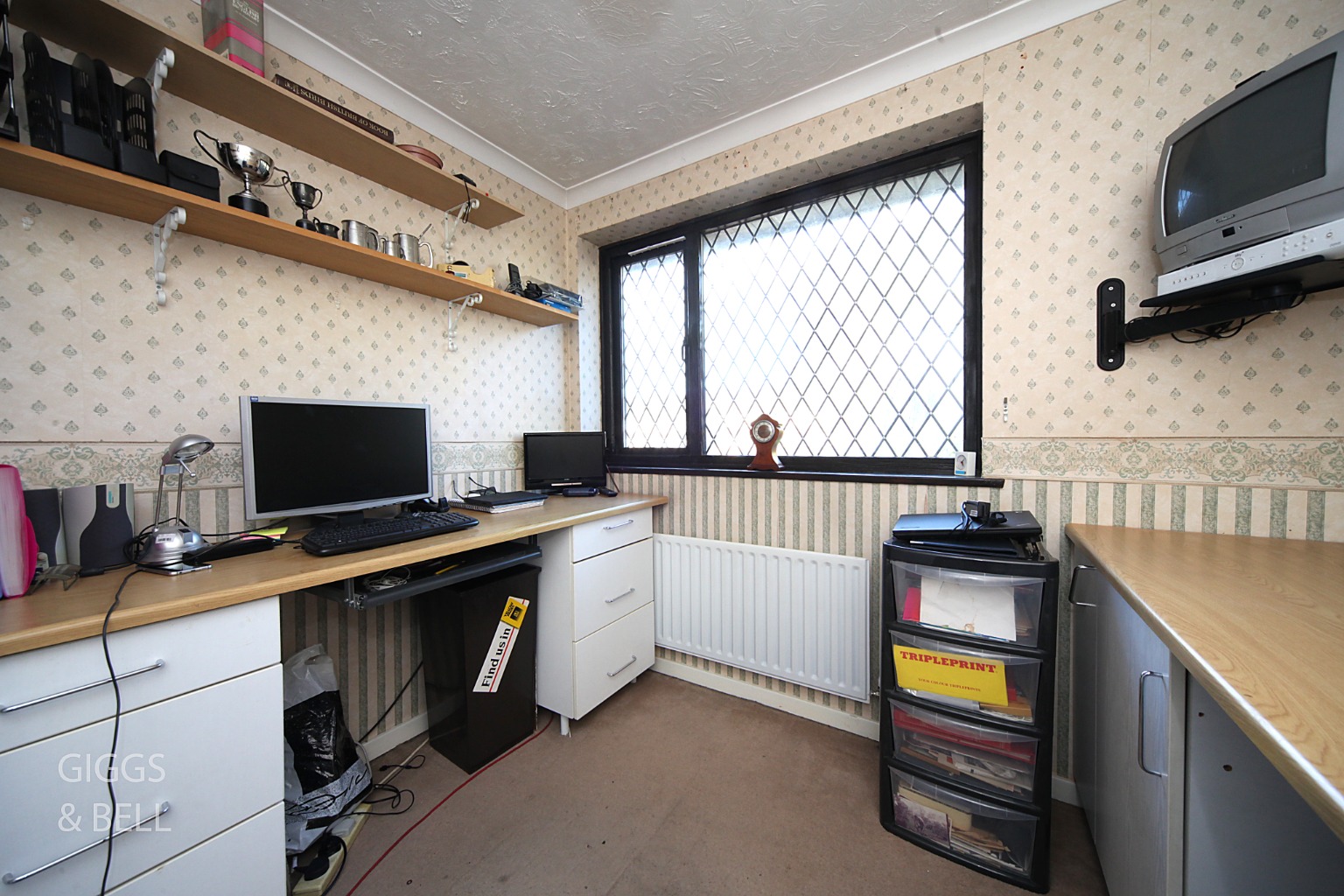 3 bed semi-detached house for sale in Handcross Road, Luton 12