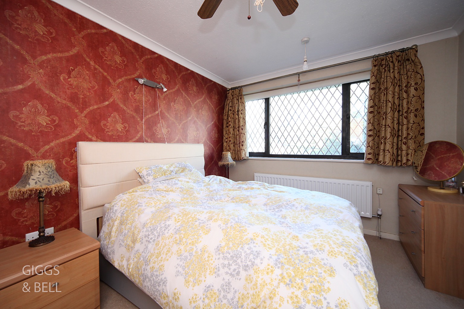 3 bed semi-detached house for sale in Handcross Road, Luton  - Property Image 12