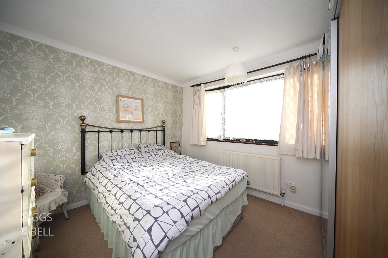 3 bed semi-detached house for sale in Handcross Road, Luton 10