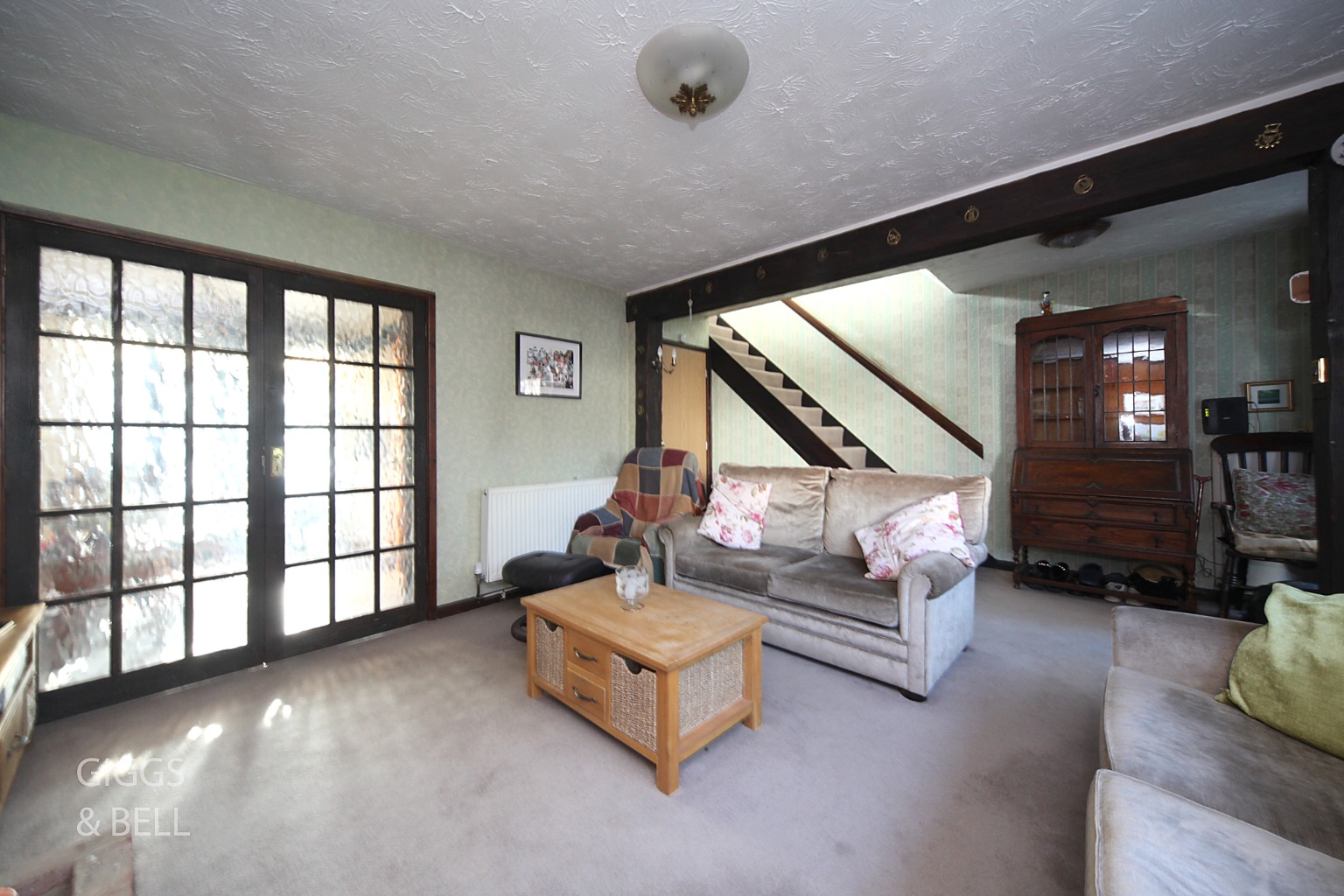 3 bed semi-detached house for sale in Handcross Road, Luton  - Property Image 2