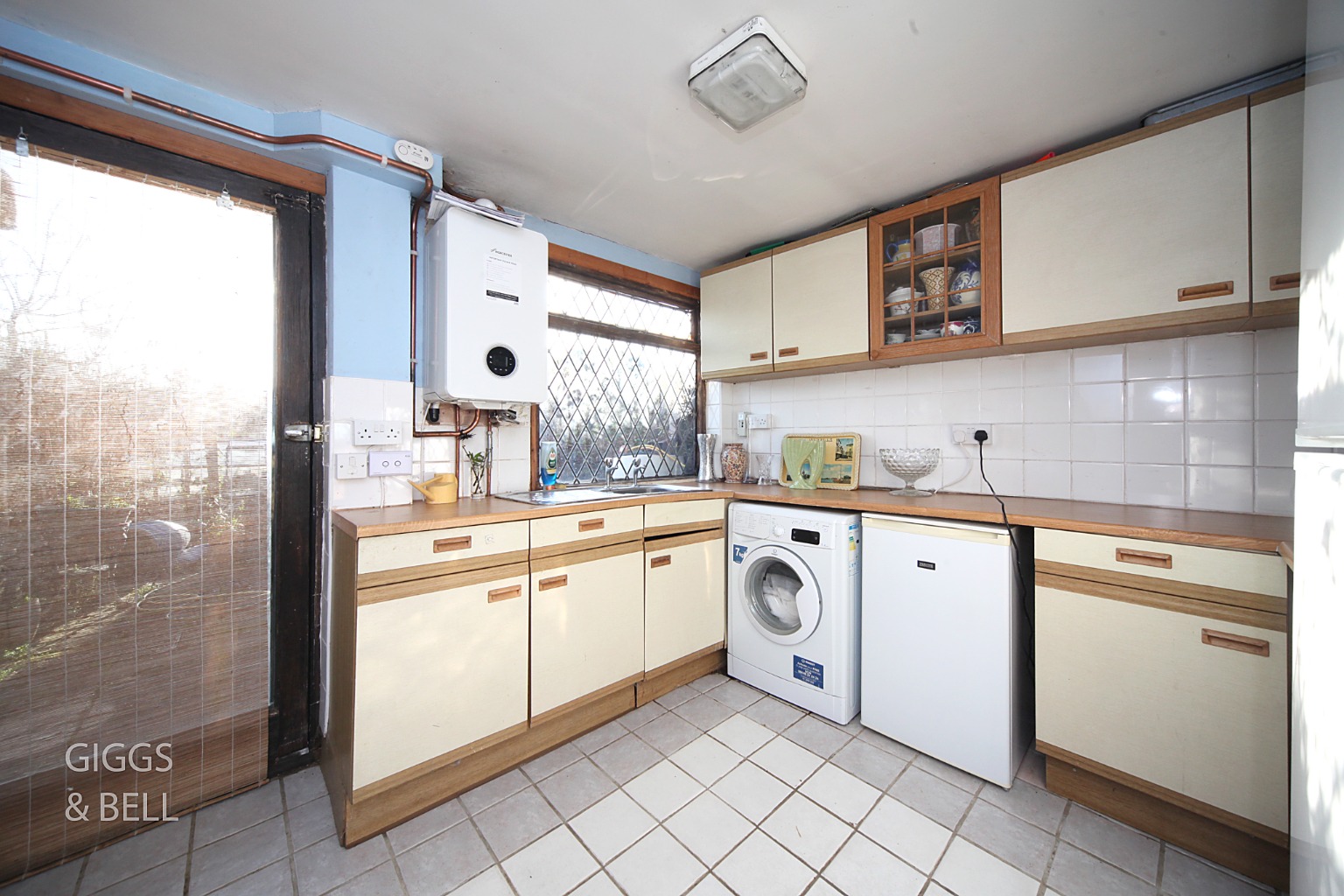 3 bed semi-detached house for sale in Handcross Road, Luton 9