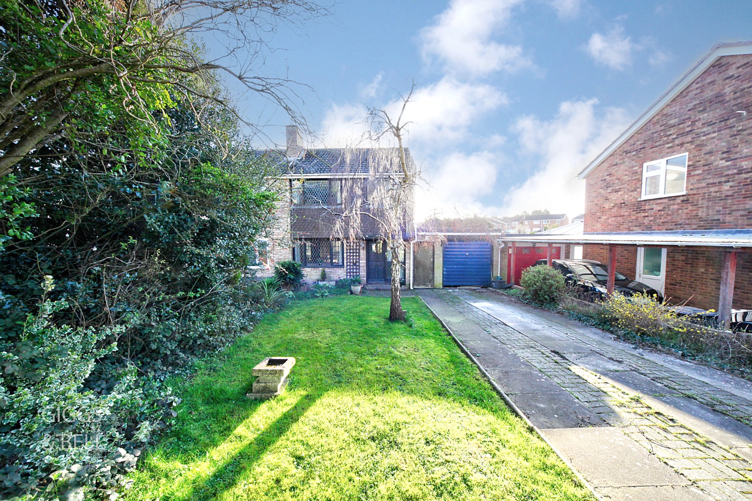 3 bed semi-detached house for sale in Handcross Road, Luton - Property Image 1