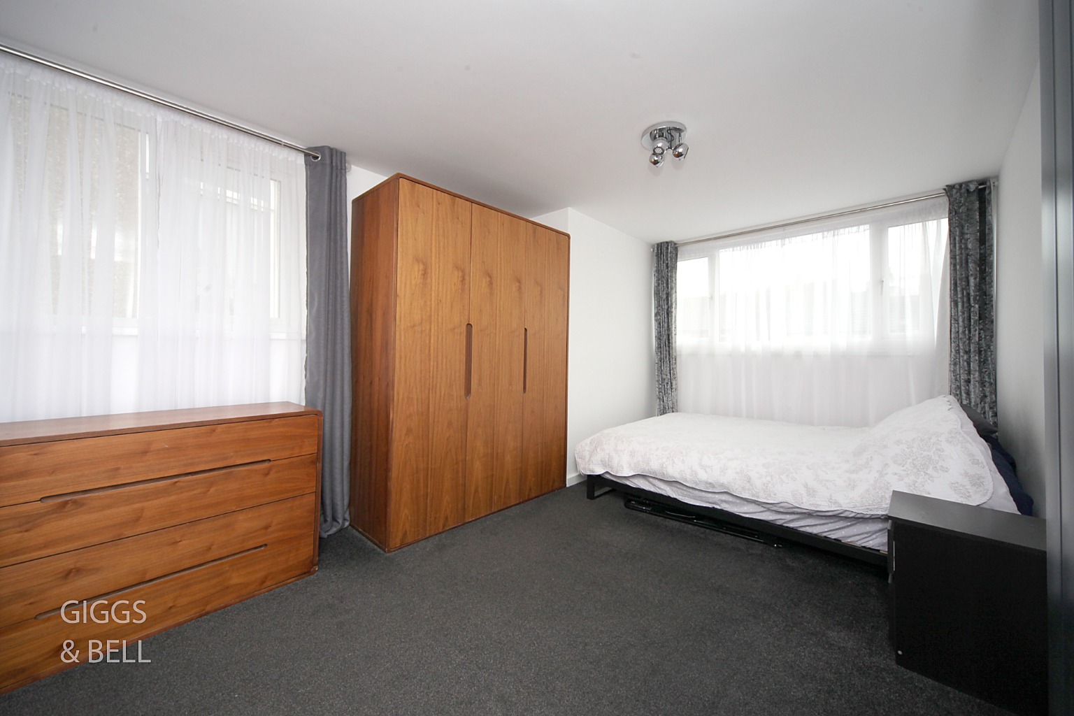 3 bed detached house for sale in Farley Hill, Luton  - Property Image 13