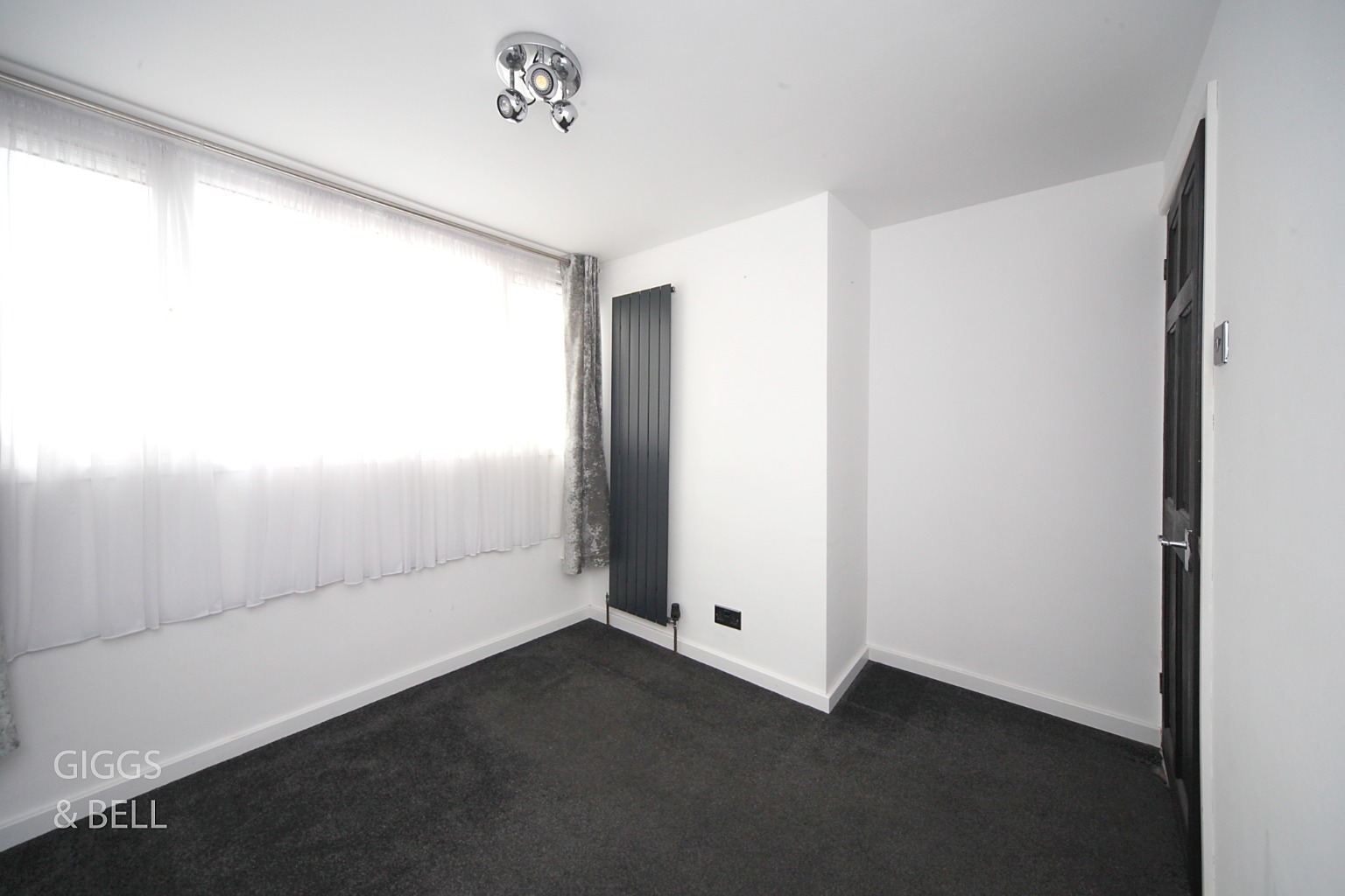 3 bed detached house for sale in Farley Hill, Luton  - Property Image 17