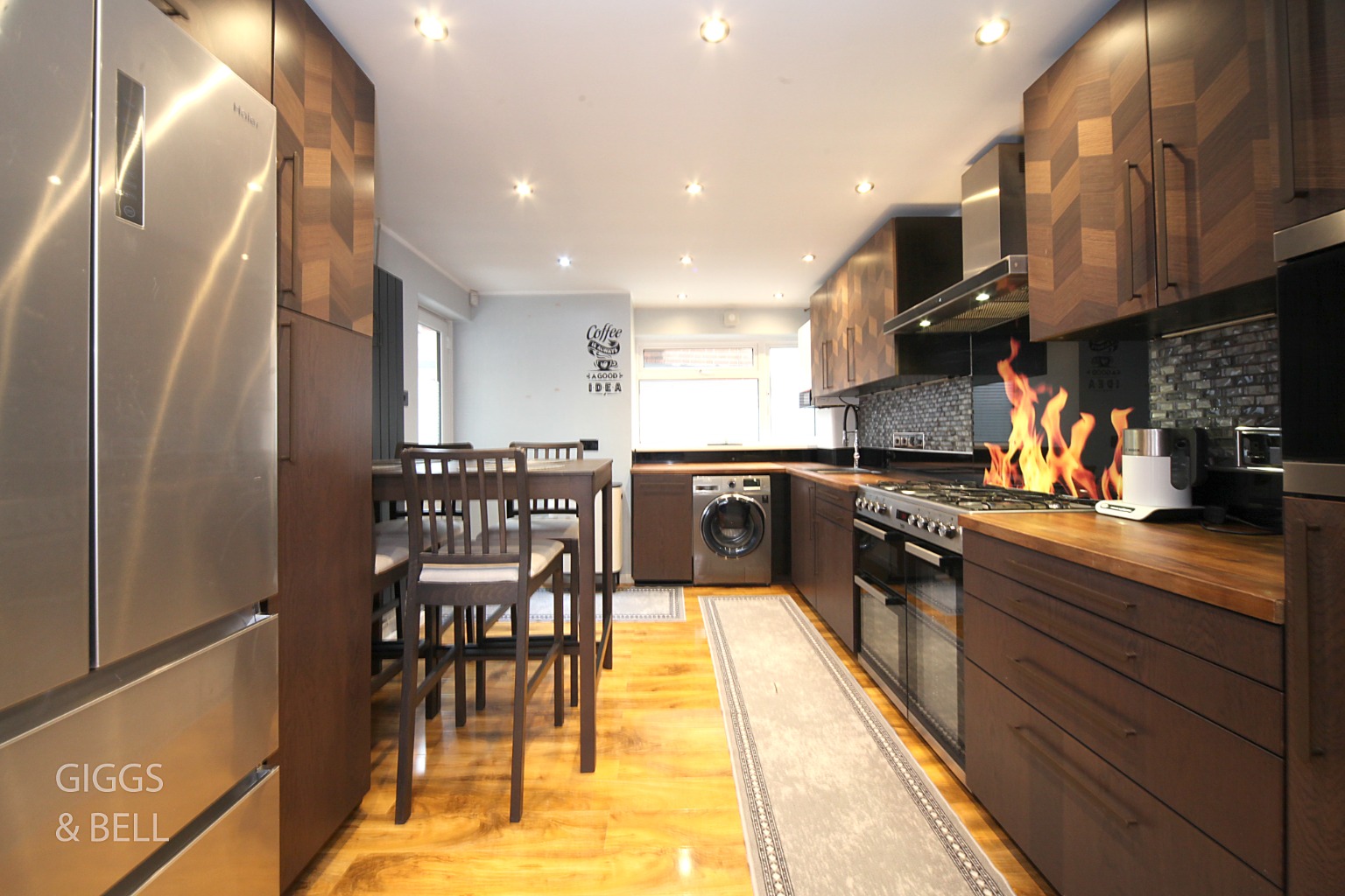 3 bed detached house for sale in Farley Hill, Luton 4