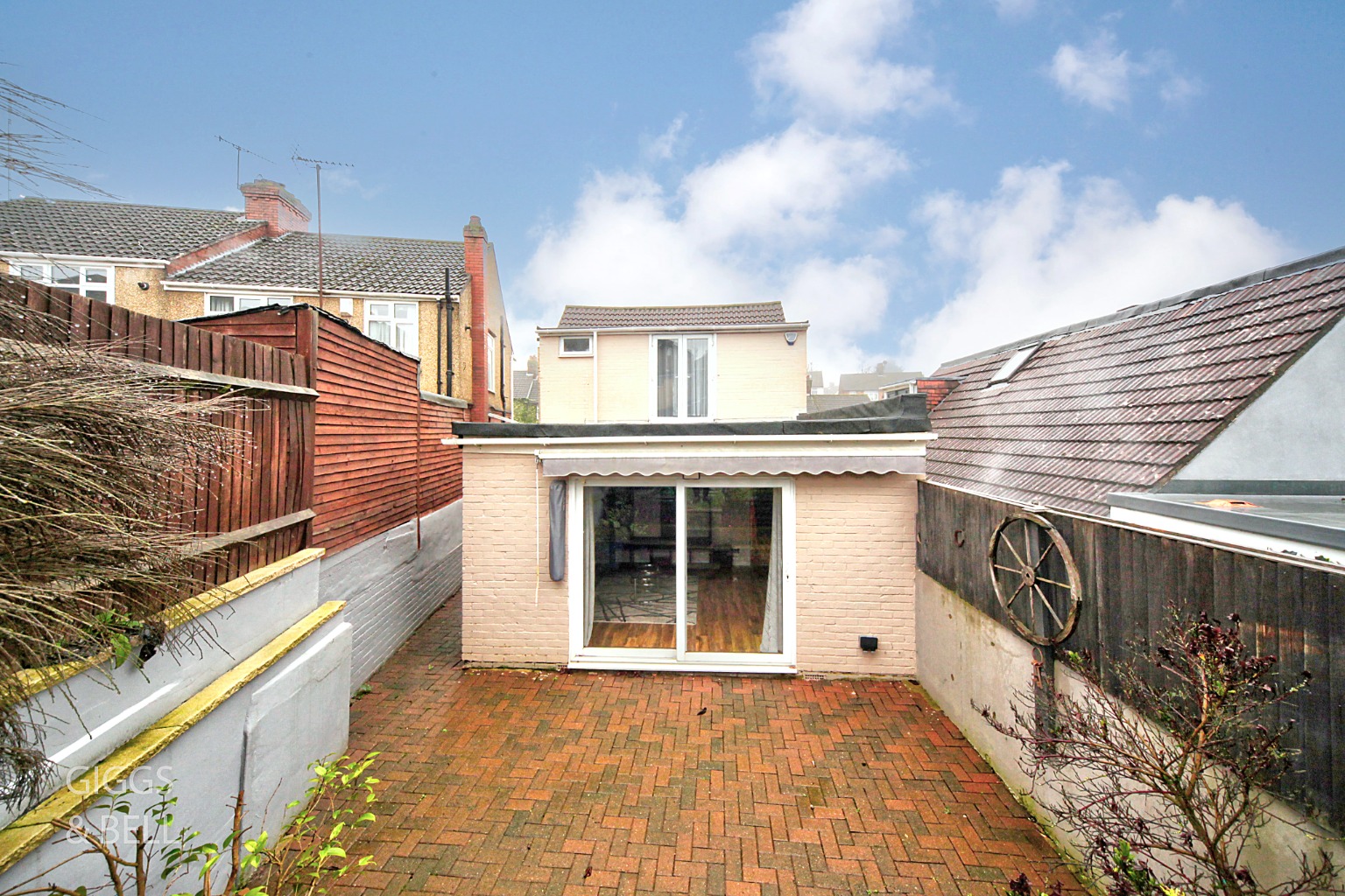 3 bed detached house for sale in Farley Hill, Luton  - Property Image 22