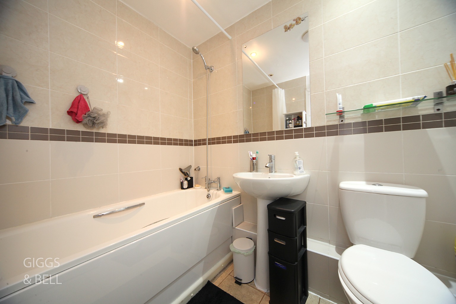2 bed ground floor flat for sale in Holly Street, Luton  - Property Image 8