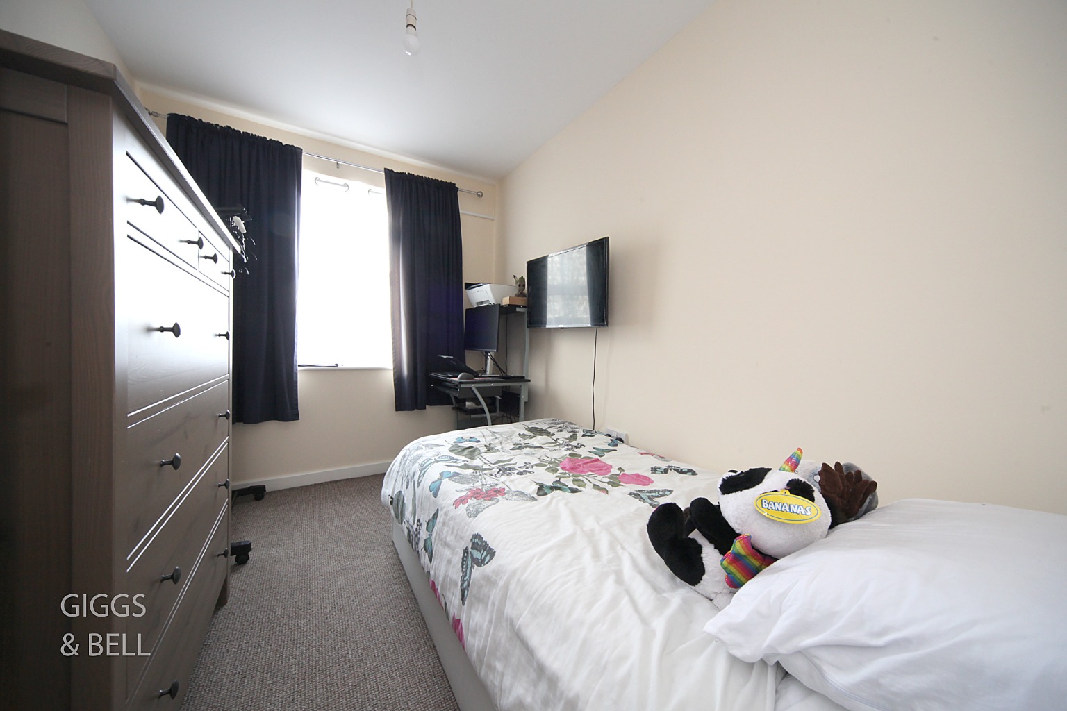 2 bed ground floor flat for sale in Holly Street, Luton 11