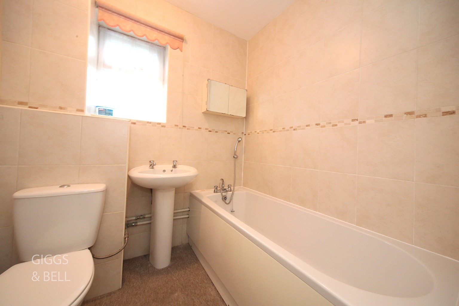 2 bed ground floor flat for sale in Whipperley Ring, Luton  - Property Image 10