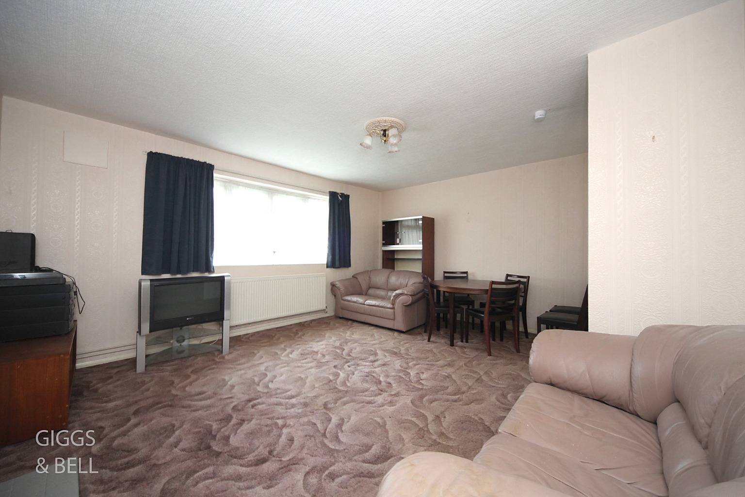 2 bed ground floor flat for sale in Whipperley Ring, Luton  - Property Image 3