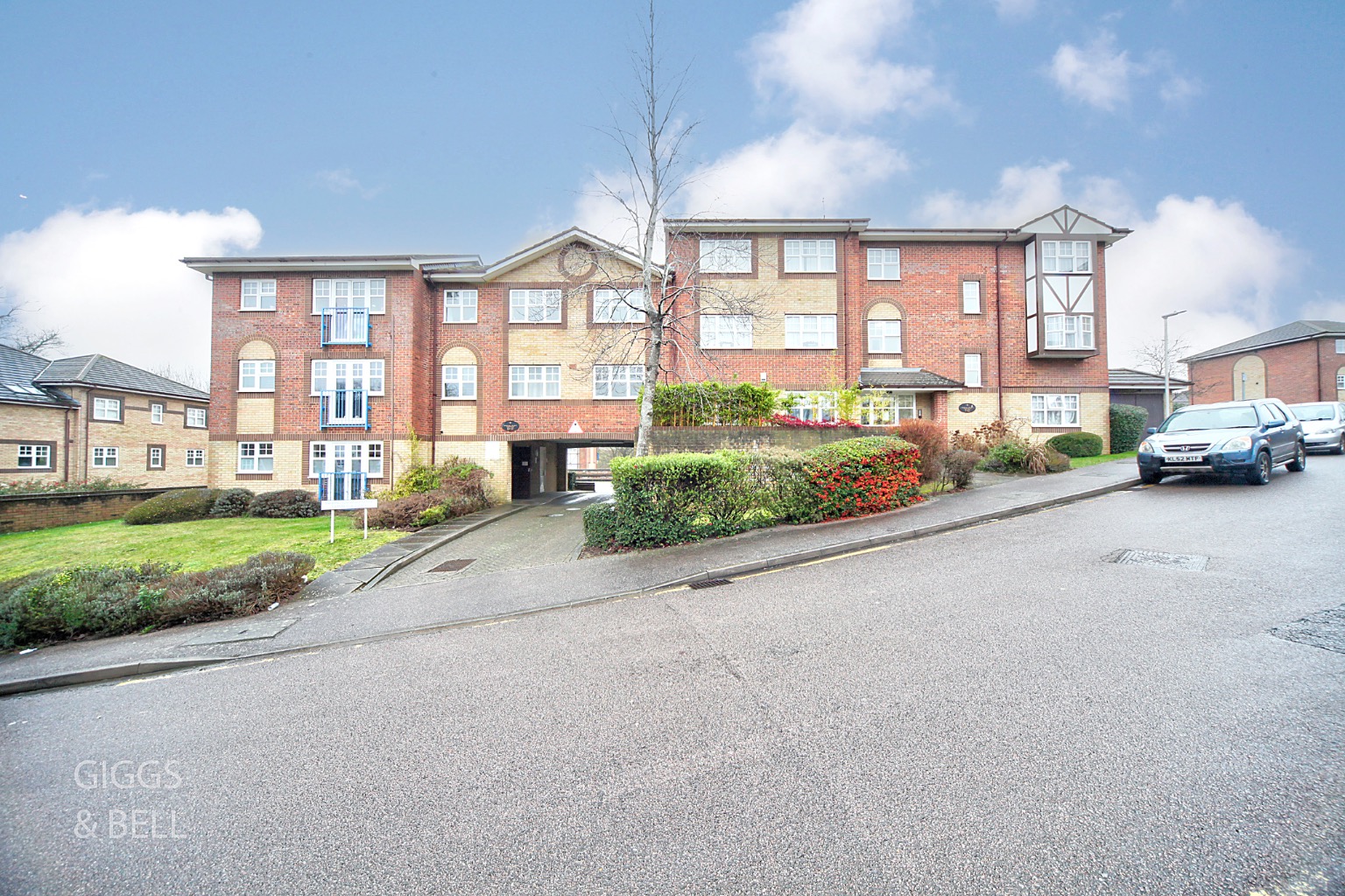 1 bed flat for sale in Earls Meade, Luton  - Property Image 1