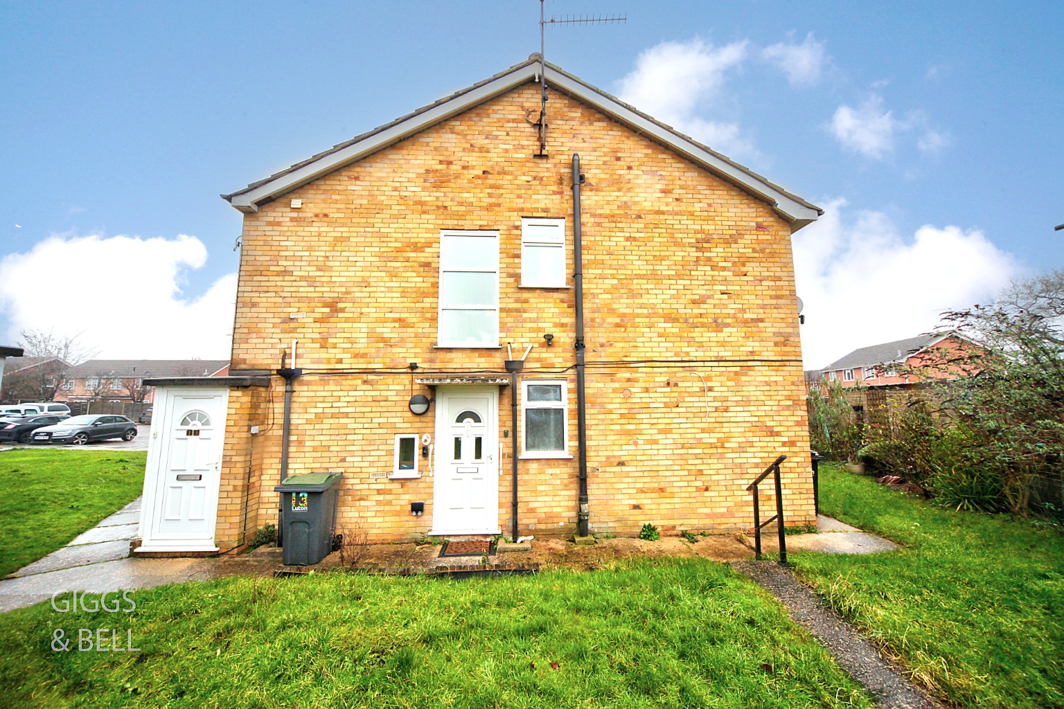2 bed ground floor maisonette for sale in Green Oaks, Luton  - Property Image 2
