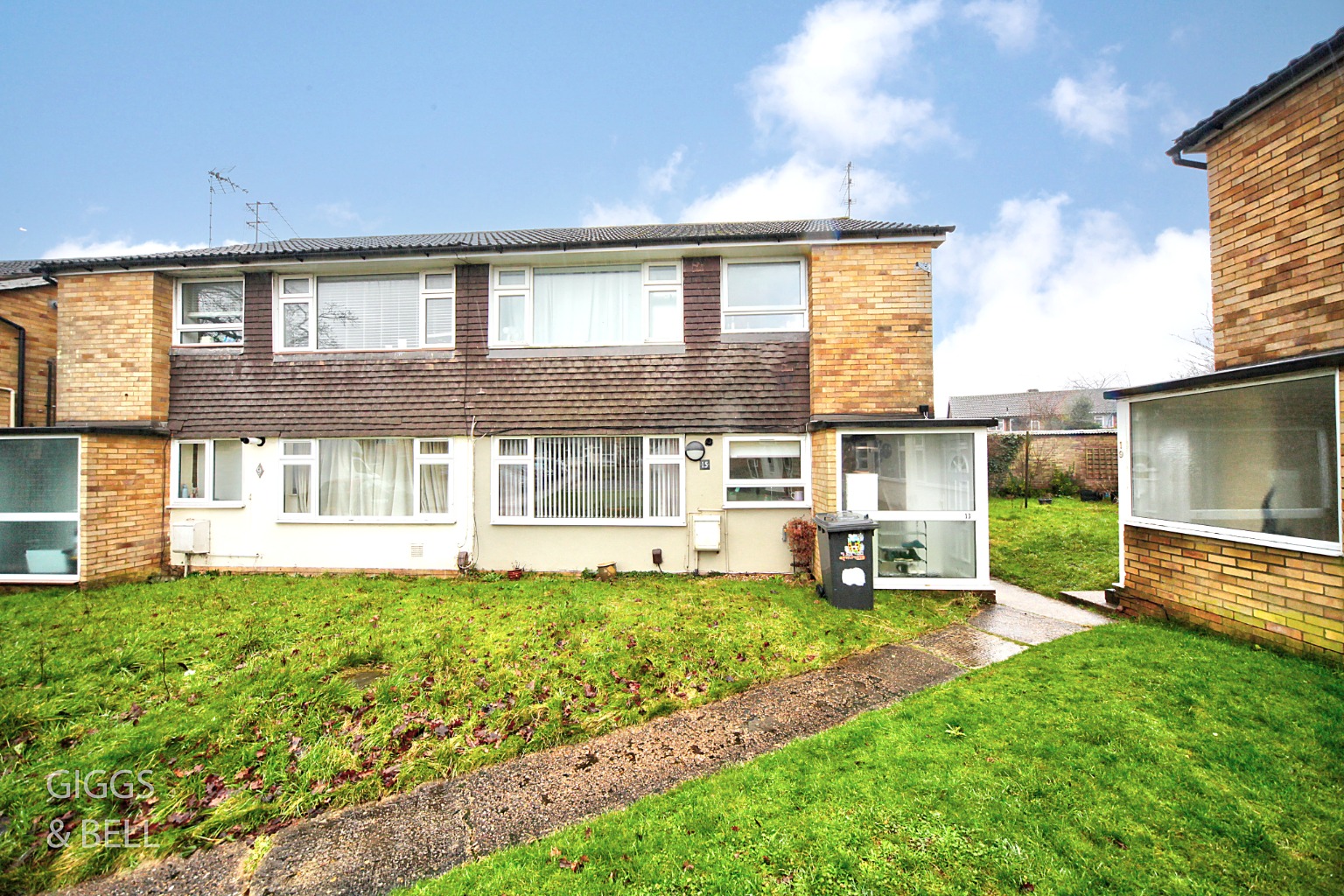 2 bed ground floor maisonette for sale in Green Oaks, Luton  - Property Image 1