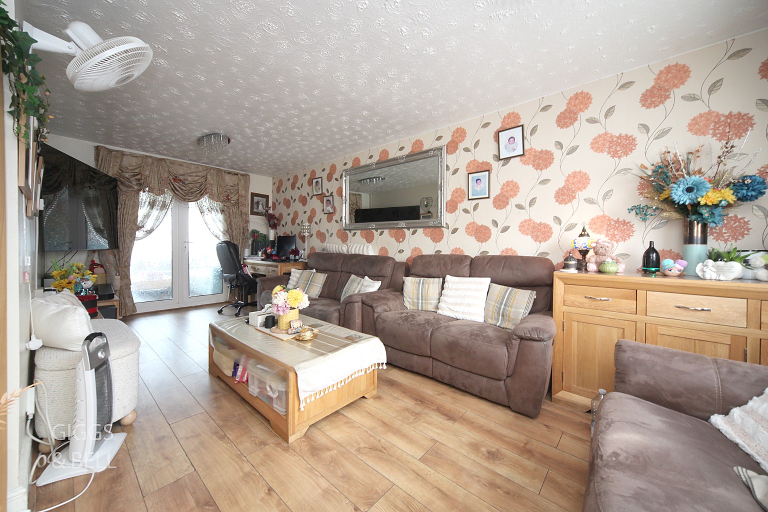 3 bed semi-detached house for sale in Aydon Road, Luton 2