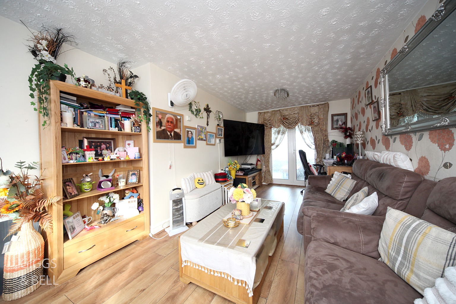 3 bed semi-detached house for sale in Aydon Road, Luton 3