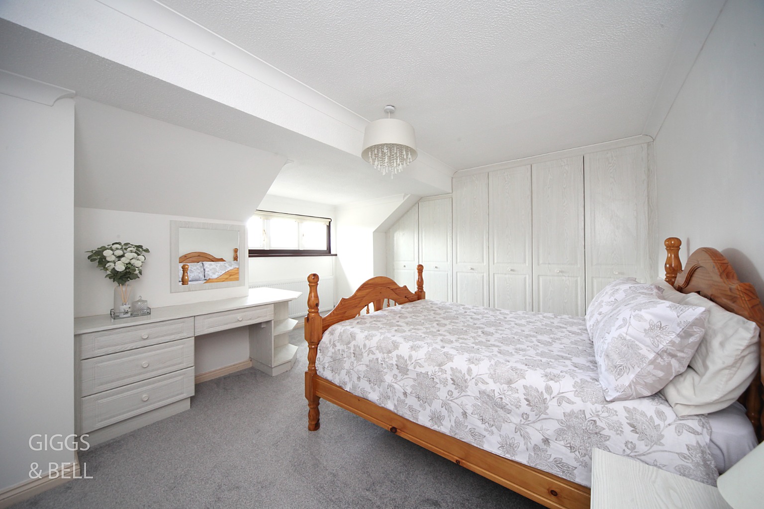 4 bed detached house for sale in Clinton Avenue, Luton 22