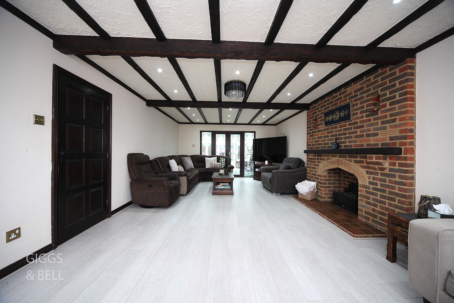 4 bed detached house for sale in Clinton Avenue, Luton  - Property Image 3