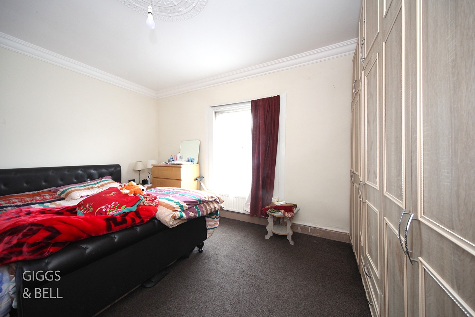 3 bed terraced house for sale in Oak Road, Luton  - Property Image 8