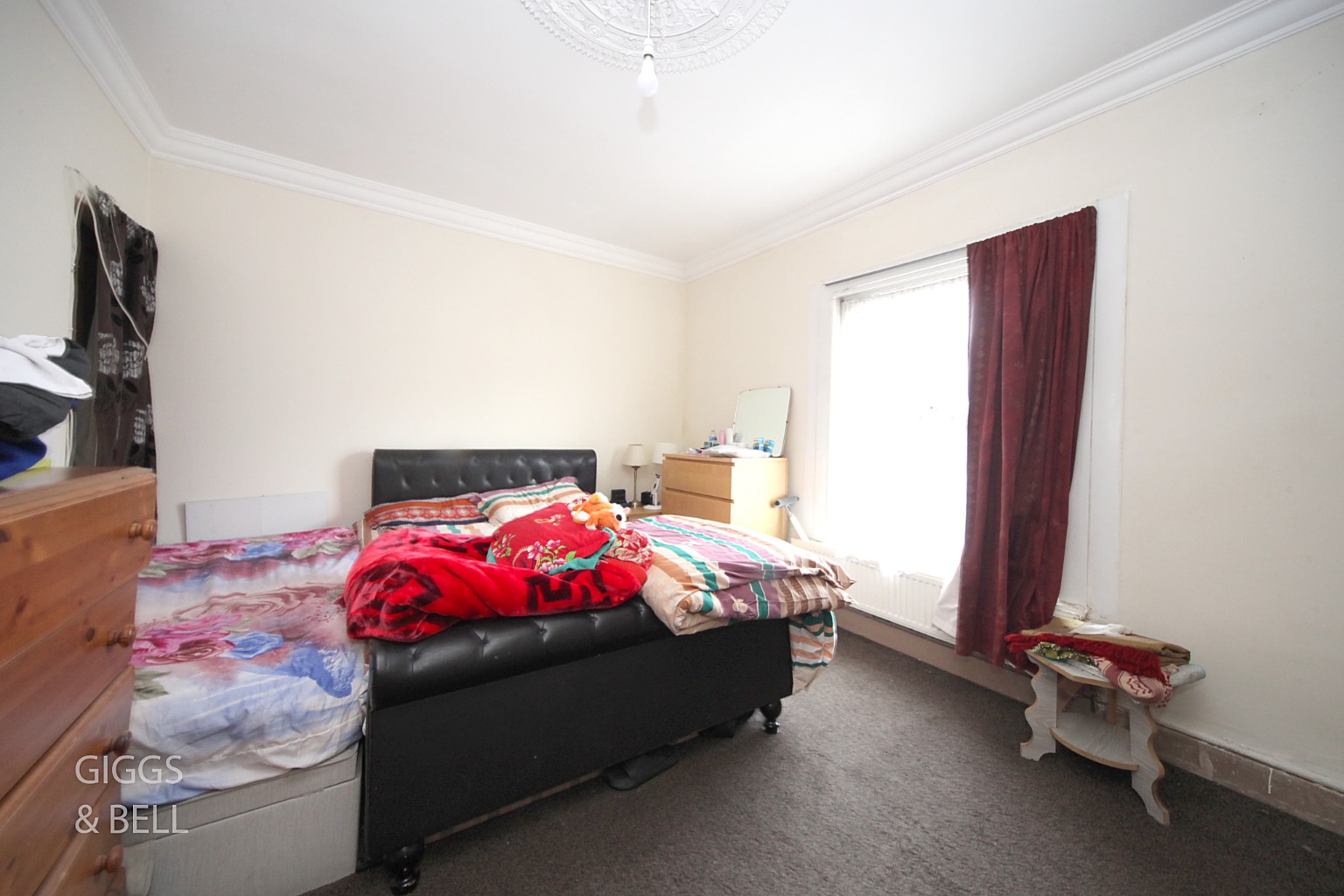 3 bed terraced house for sale in Oak Road, Luton  - Property Image 7