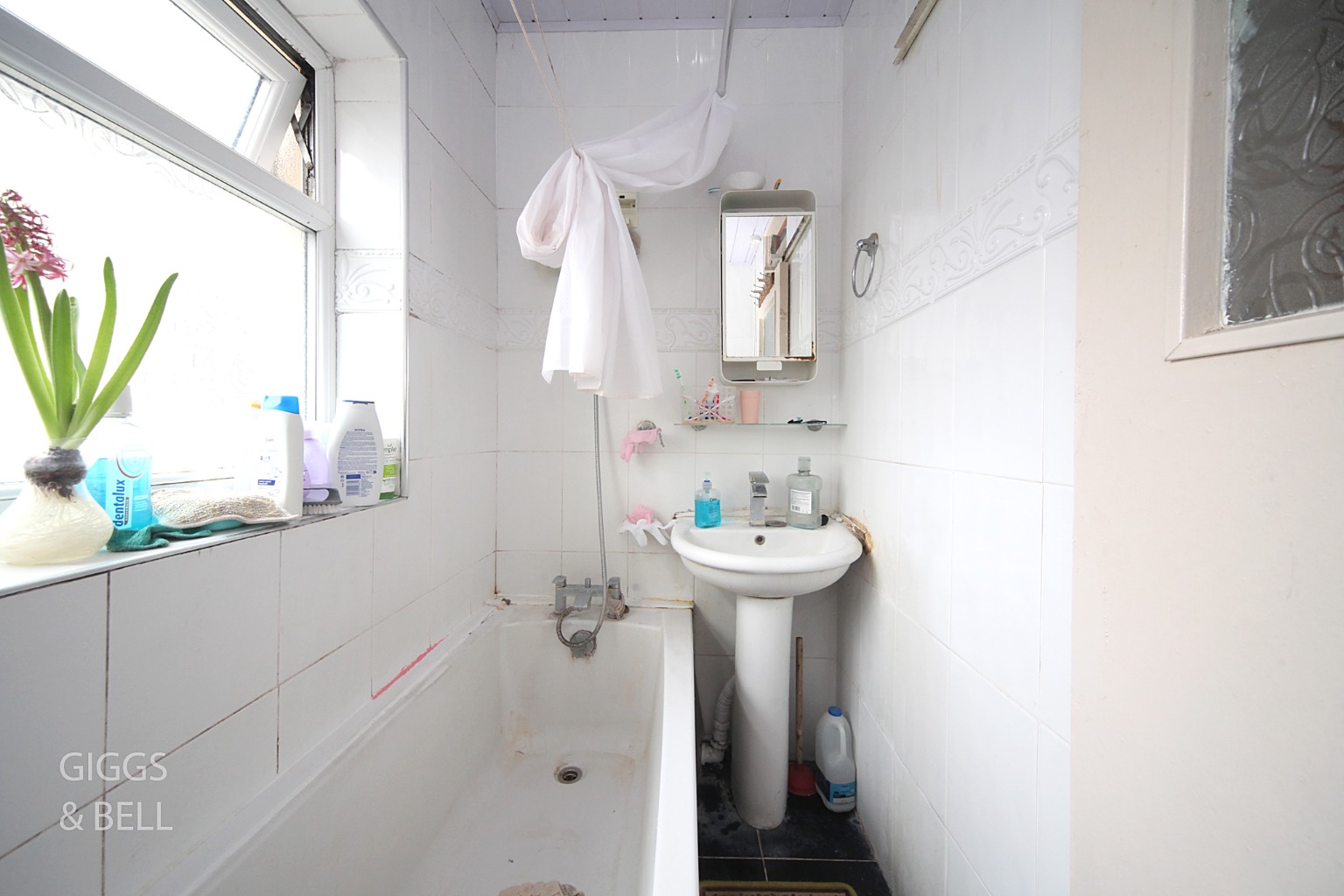3 bed terraced house for sale in Oak Road, Luton  - Property Image 12