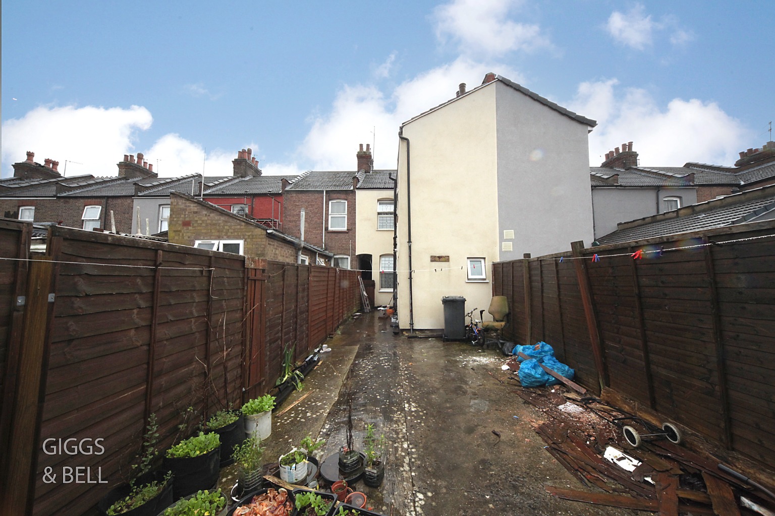 3 bed terraced house for sale in Oak Road, Luton 16