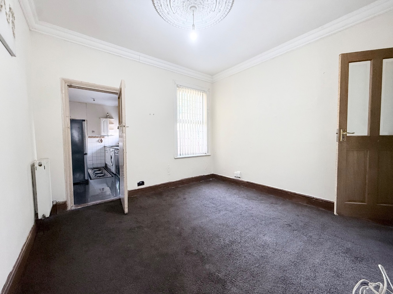3 bed terraced house for sale in Oak Road, Luton  - Property Image 5