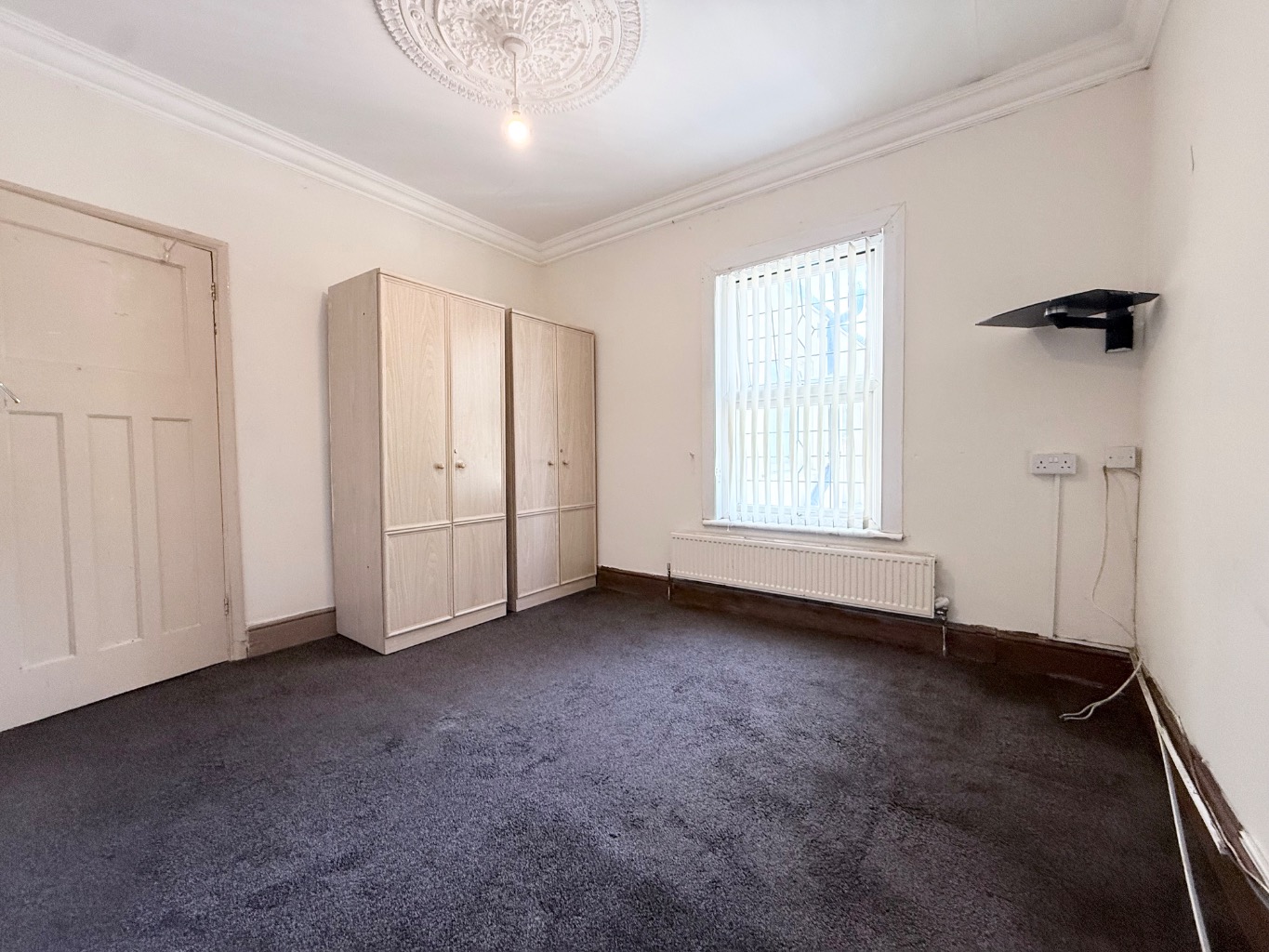 3 bed terraced house for sale in Oak Road, Luton 9