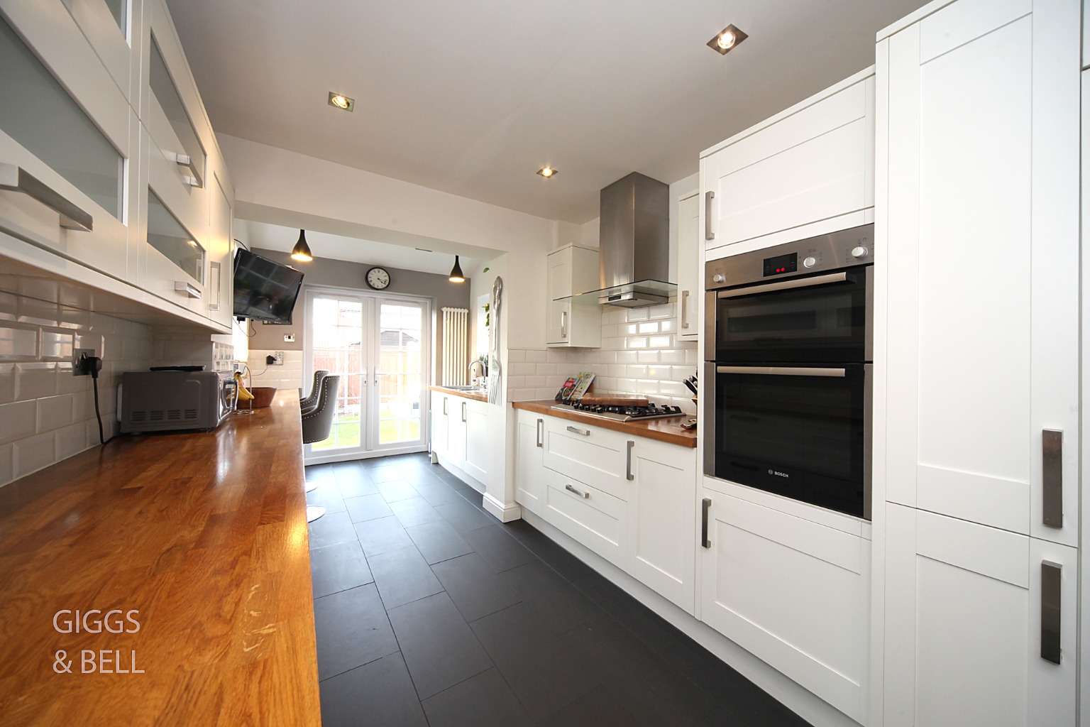 4 bed detached house for sale in Beckham Close, Luton 7