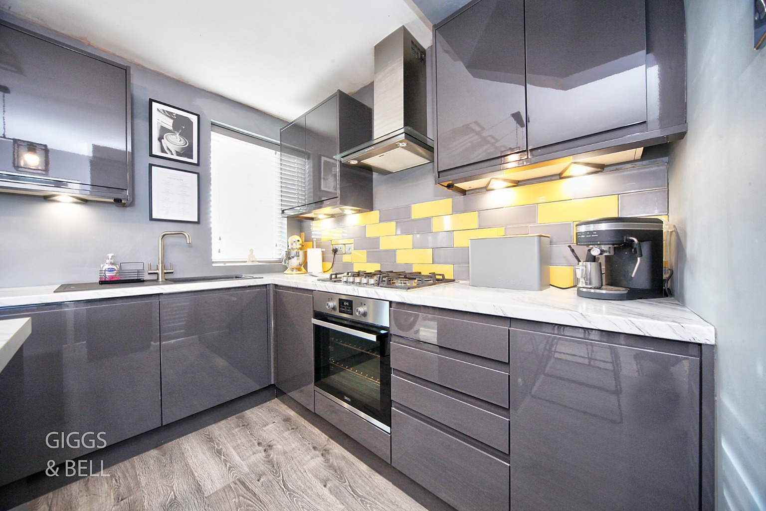 2 bed terraced house for sale in Putteridge Road, Luton  - Property Image 5