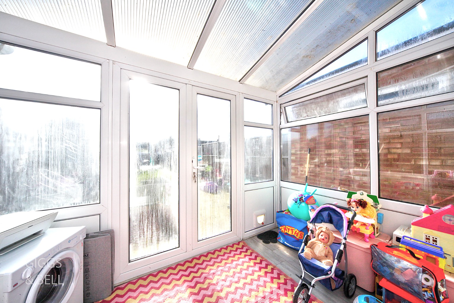 2 bed terraced house for sale in Putteridge Road, Luton  - Property Image 9