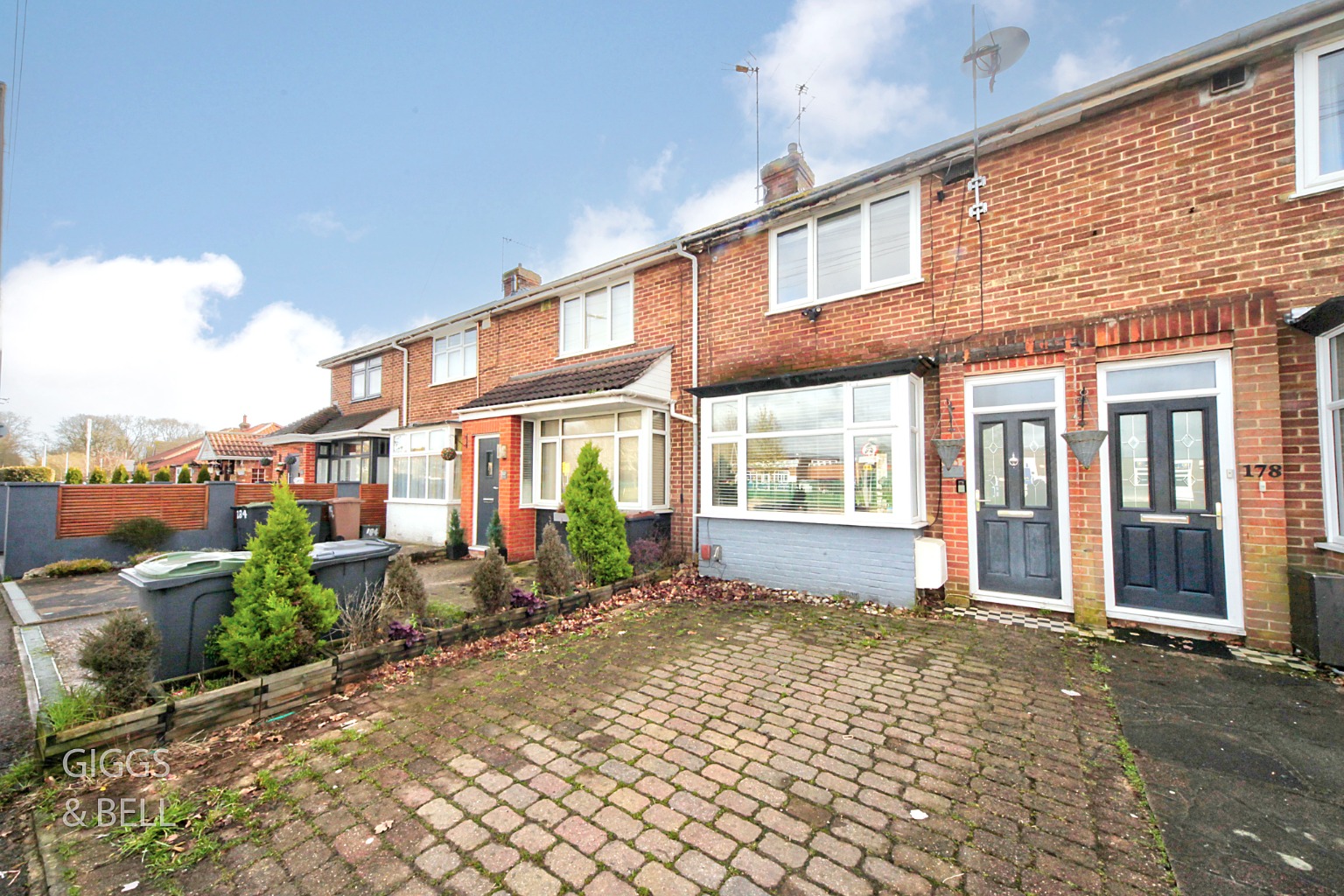 2 bed terraced house for sale in Putteridge Road, Luton, LU2 
