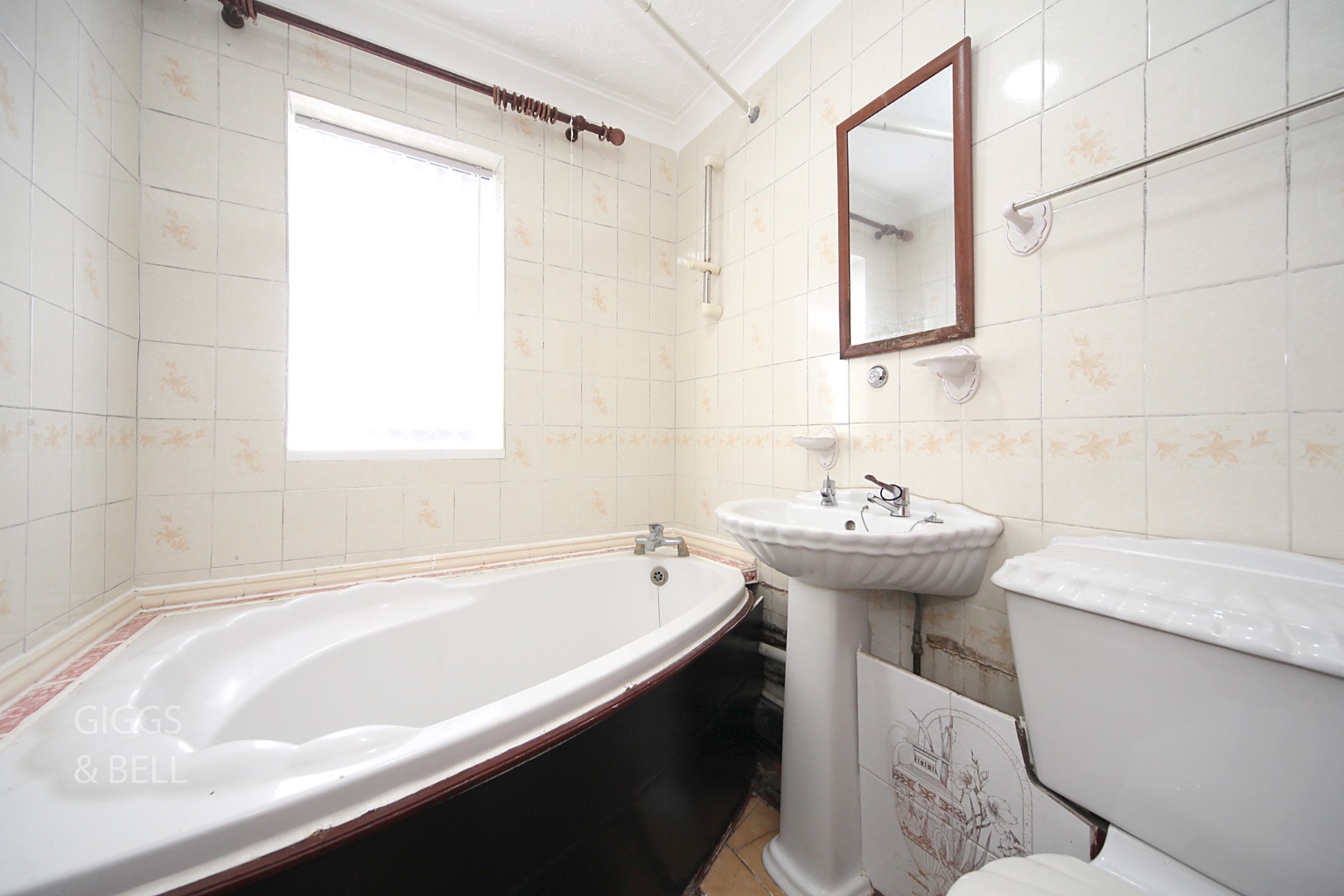 3 bed semi-detached house for sale in Dallow Road, Luton 9