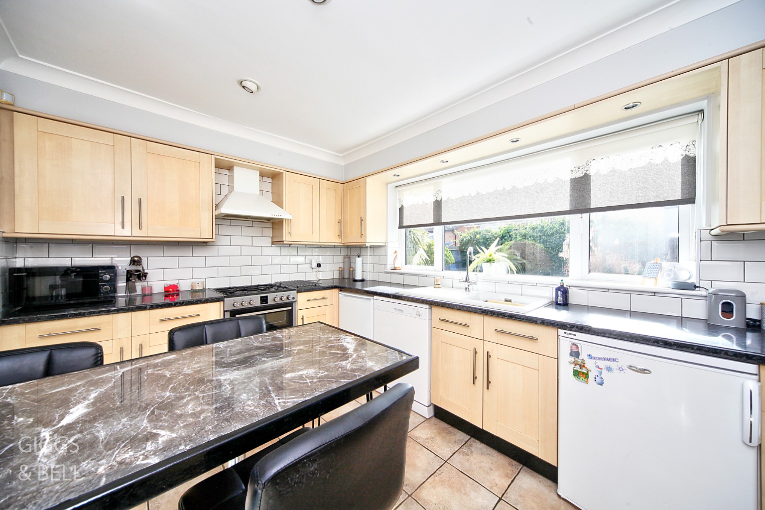 3 bed semi-detached house for sale in Cromwell Road, Stevenage  - Property Image 8