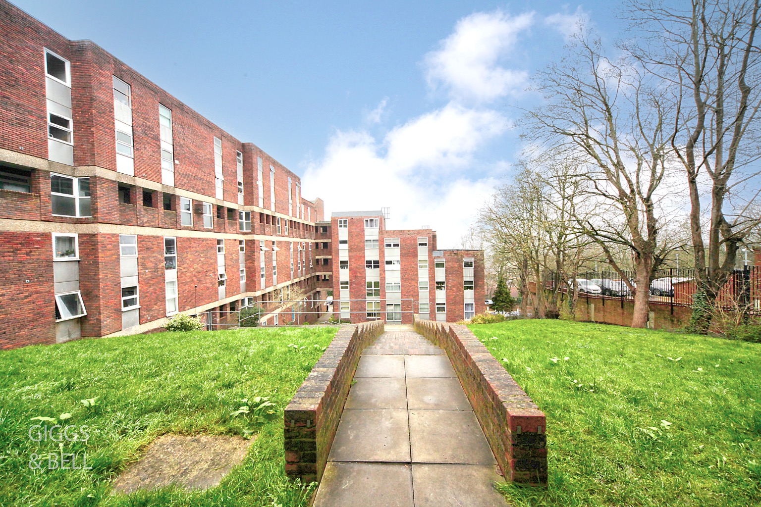 2 bed ground floor flat for sale in Downs Road, Bedfordshire  - Property Image 14
