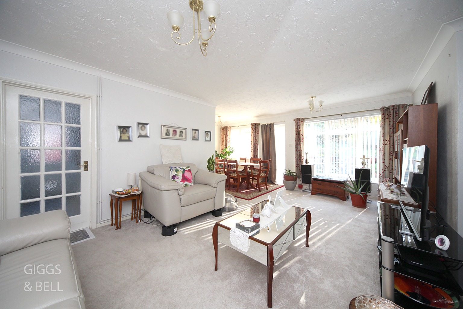 3 bed semi-detached bungalow for sale in Runley Road, Luton  - Property Image 2
