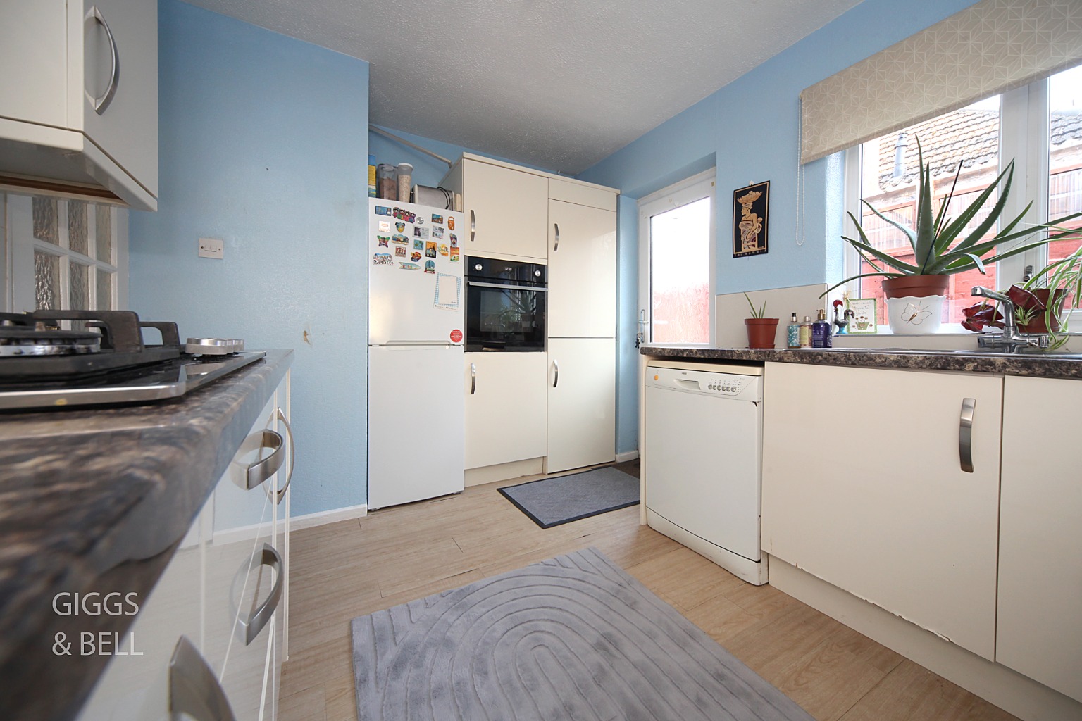 3 bed semi-detached bungalow for sale in Runley Road, Luton  - Property Image 7