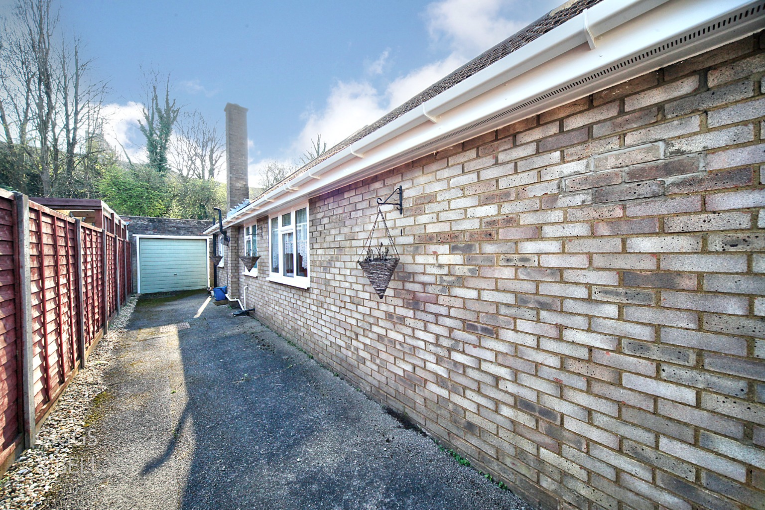 3 bed semi-detached bungalow for sale in Runley Road, Luton 12