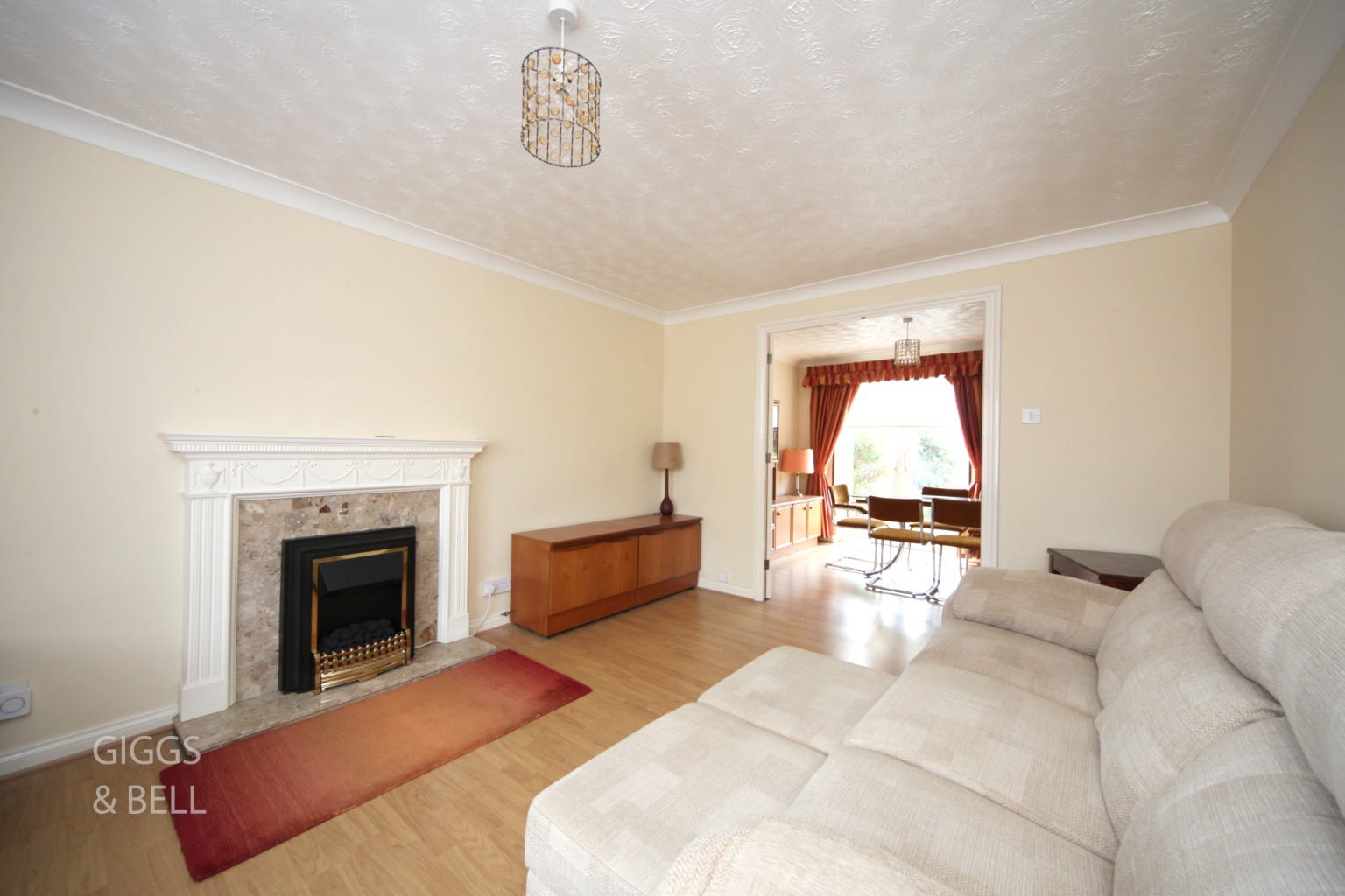 3 bed detached house for sale in Besford Close, Luton 2
