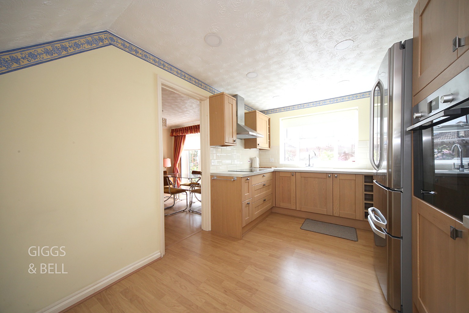3 bed detached house for sale in Besford Close, Luton 6