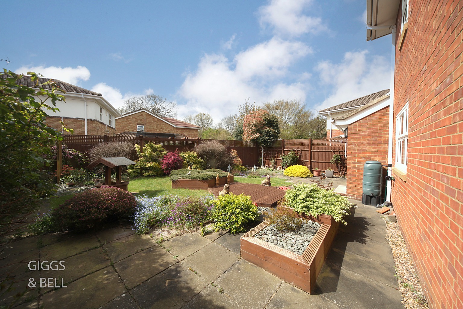 3 bed detached house for sale in Besford Close, Luton 18