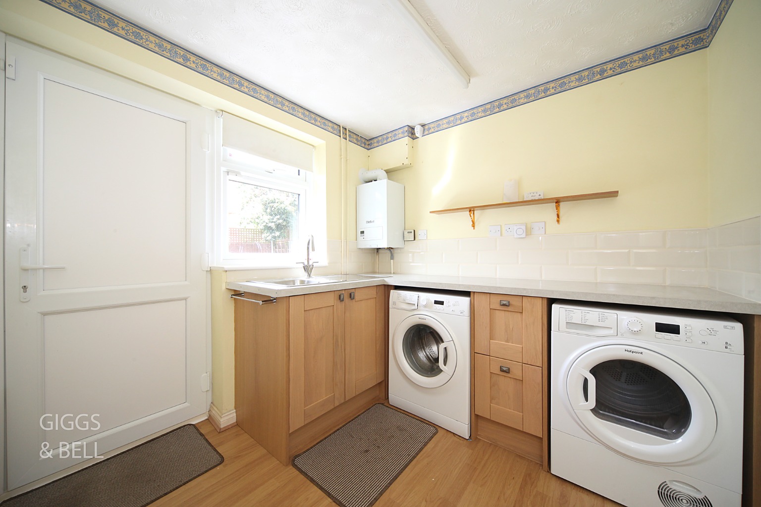 3 bed detached house for sale in Besford Close, Luton 8