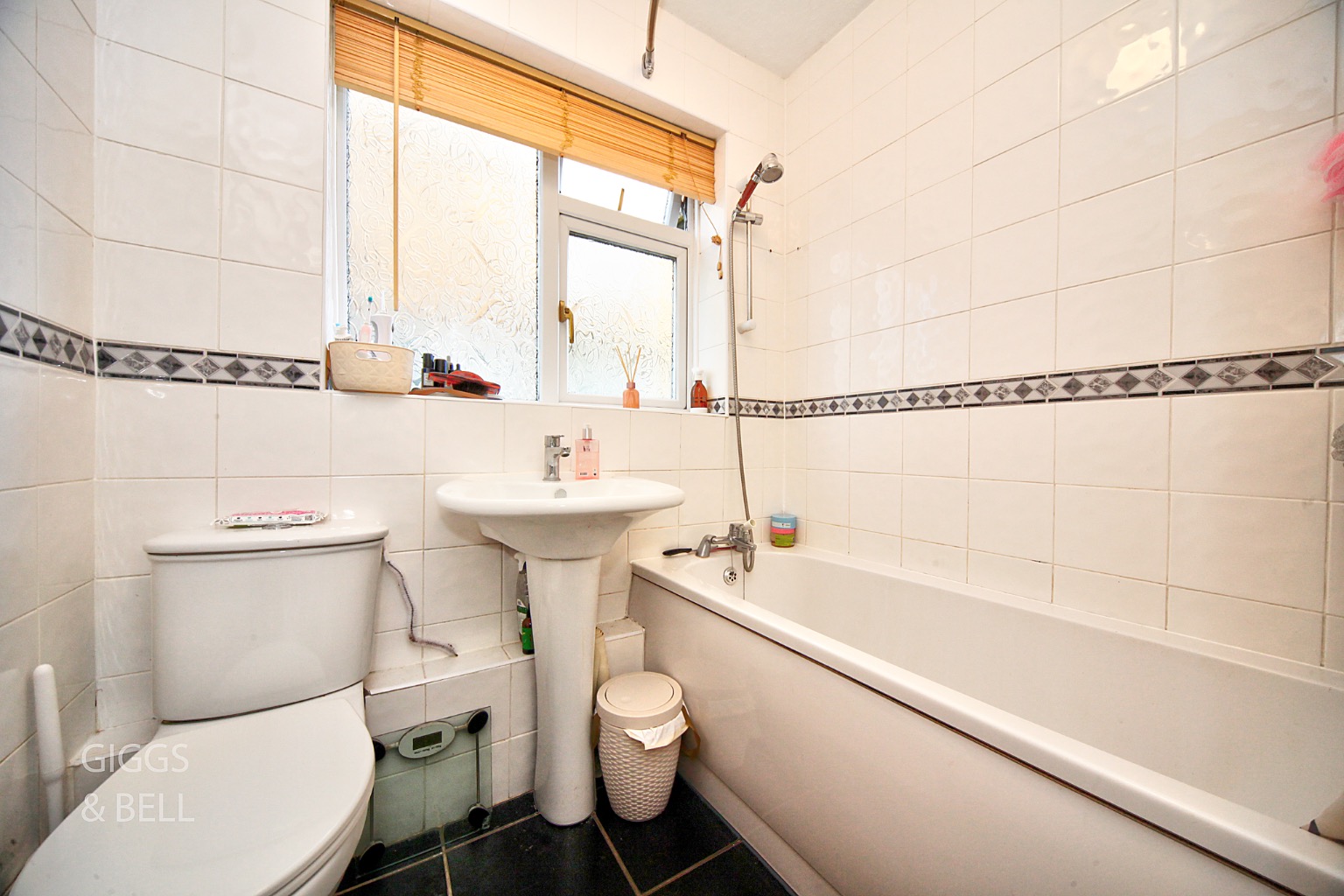 2 bed maisonette for sale in Birchen Grove, Luton  - Property Image 6