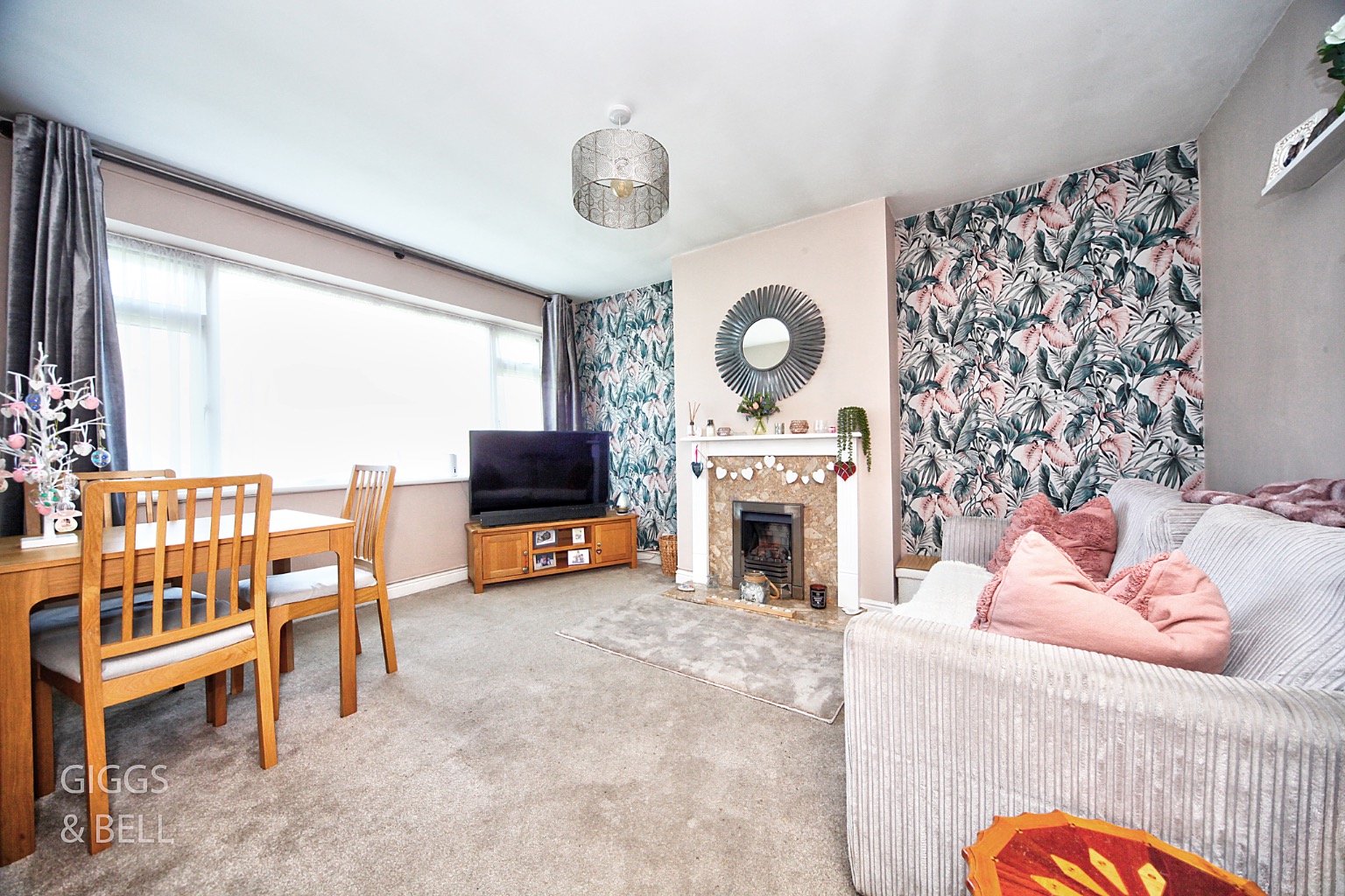 2 bed maisonette for sale in Birchen Grove, Luton  - Property Image 2