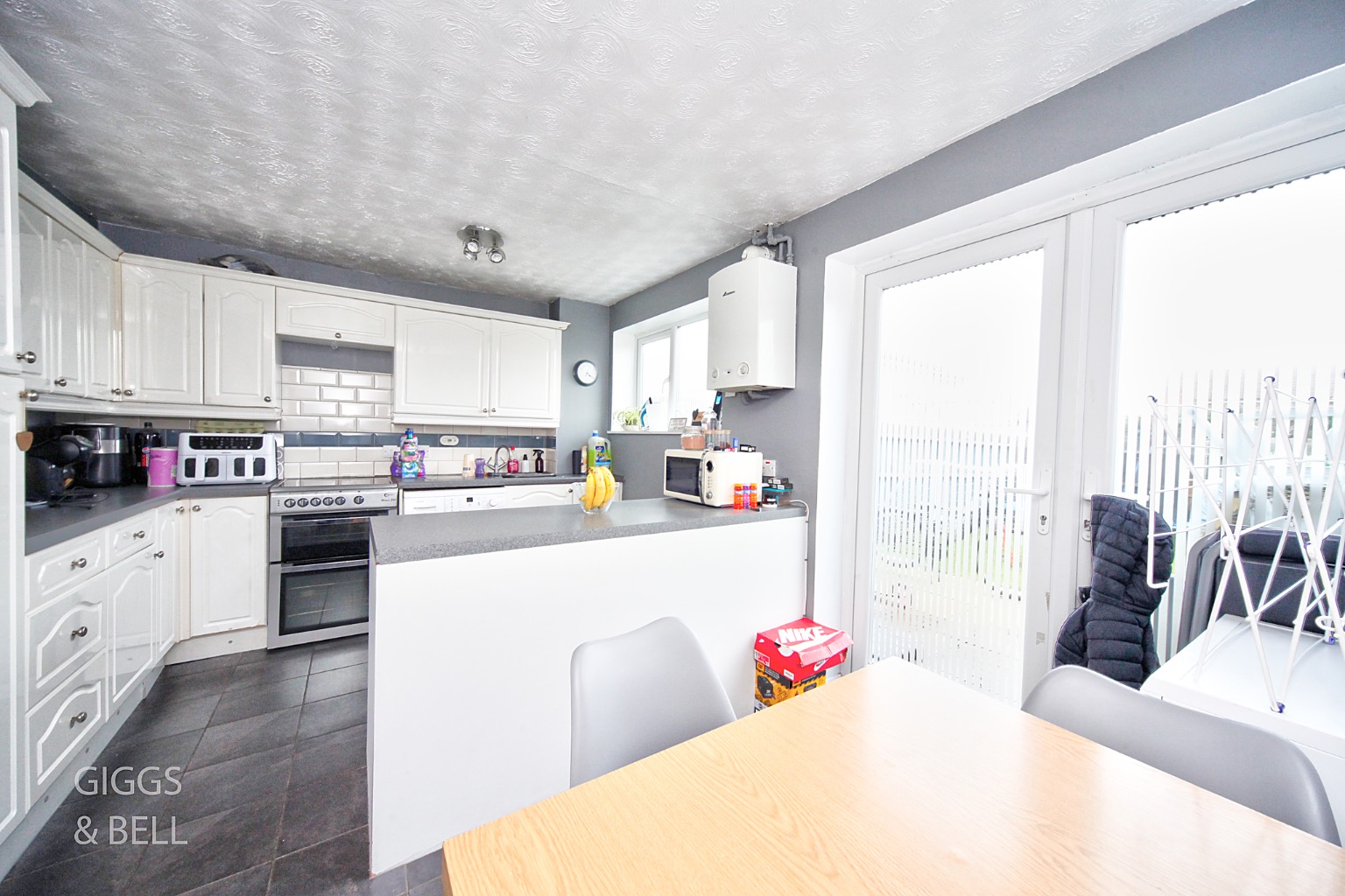 3 bed end of terrace house for sale in Renshaw Close, Luton  - Property Image 6