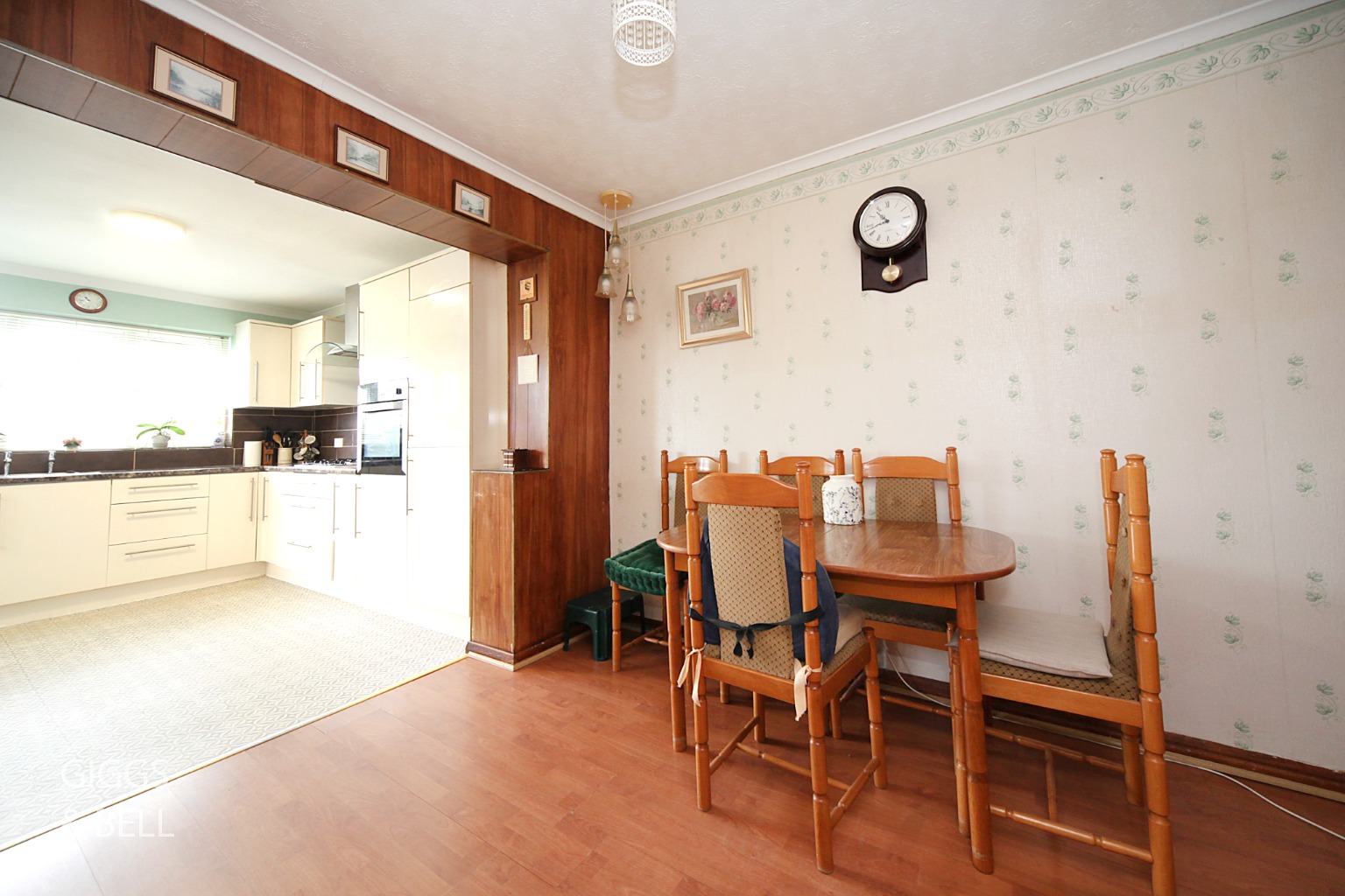 3 bed semi-detached house for sale in Chesford Road, Luton  - Property Image 5