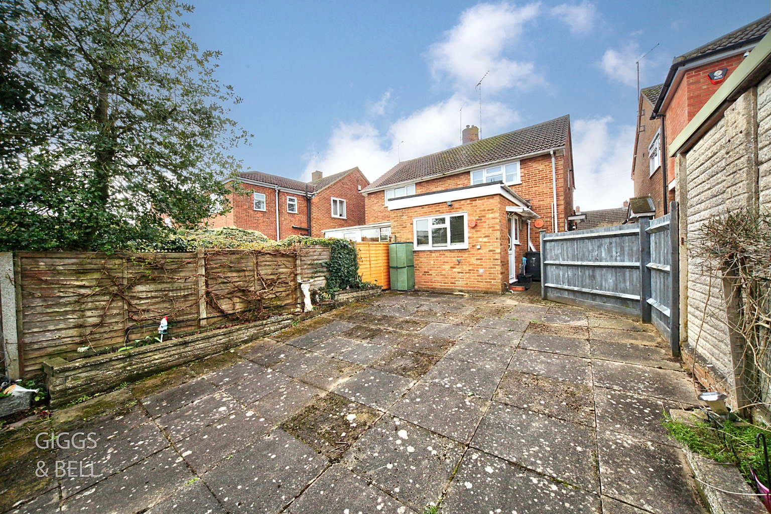 3 bed semi-detached house for sale in Chesford Road, Luton 19