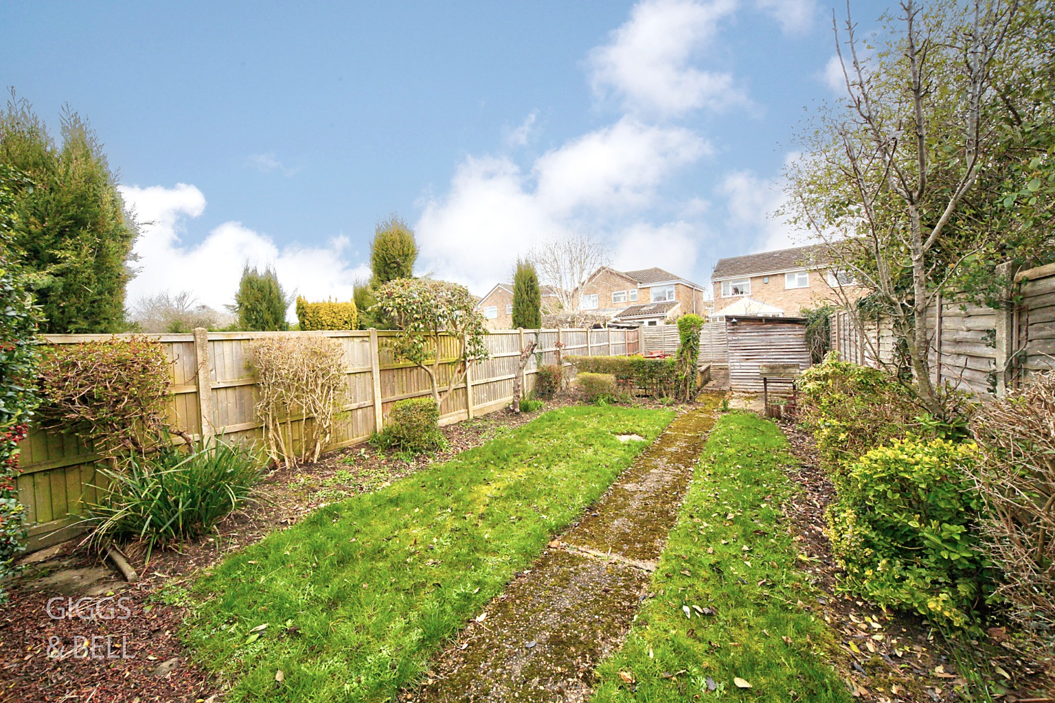 3 bed semi-detached house for sale in Chesford Road, Luton 21