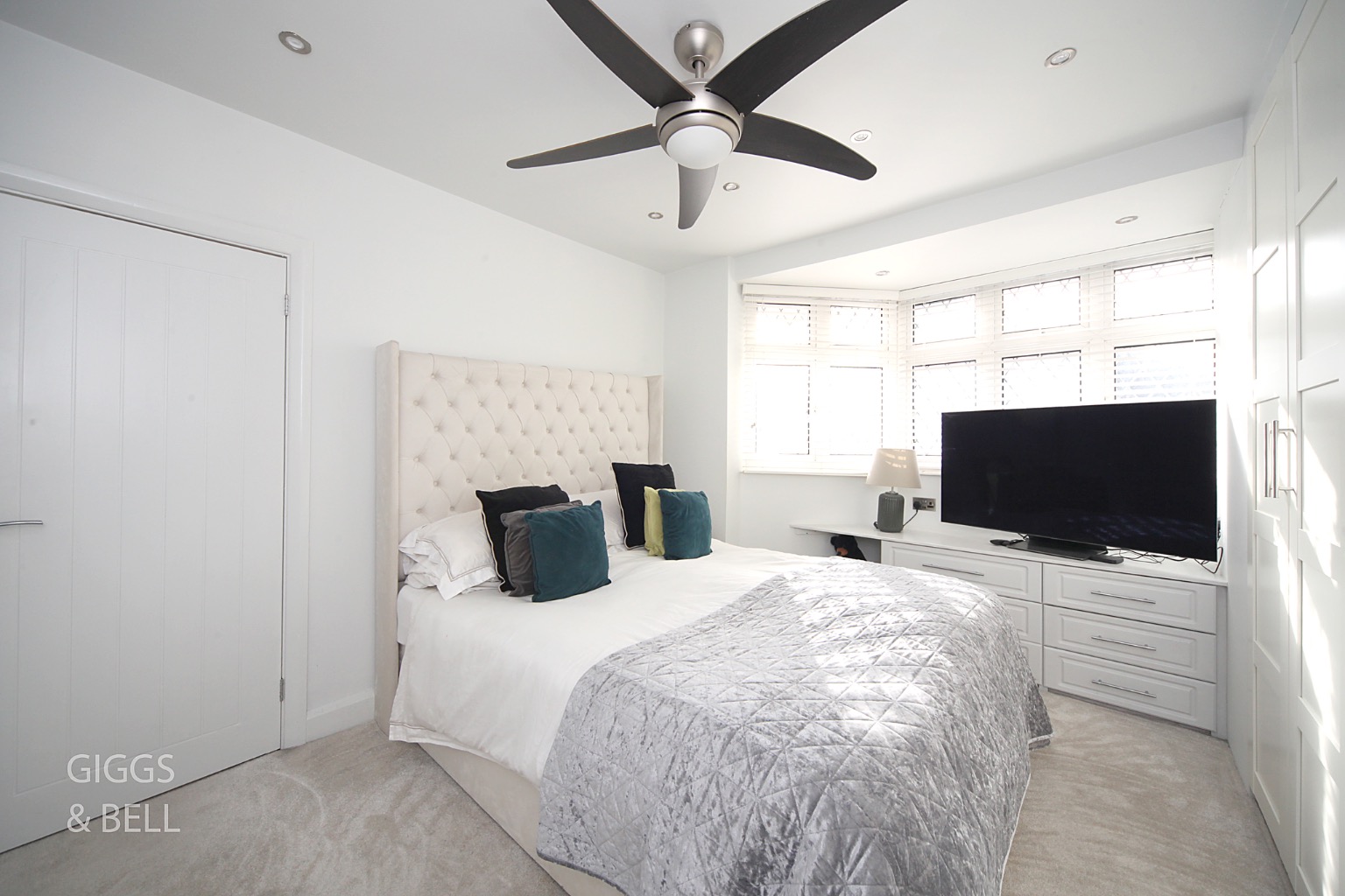 3 bed semi-detached house for sale in Rosslyn Crescent, Luton  - Property Image 18