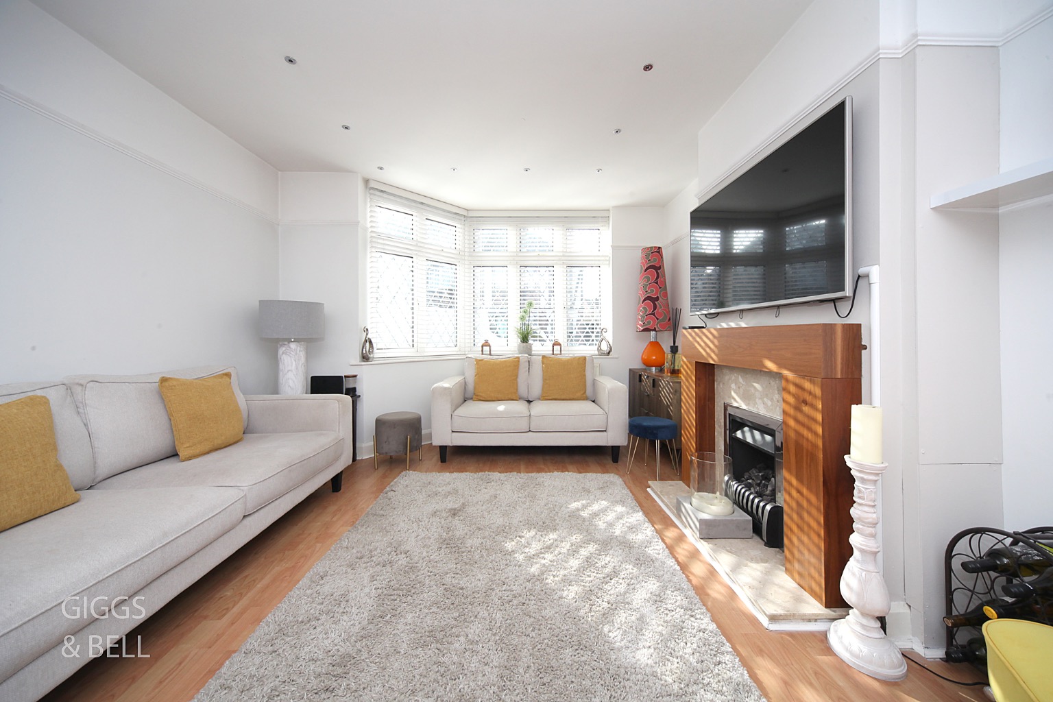 3 bed semi-detached house for sale in Rosslyn Crescent, Luton 1